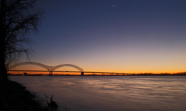Hernando DeSoto Bridge and Mississippi River | Justin Fox Burks