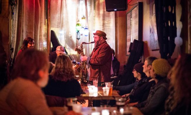 Live Music at Bar DKDC / Craig Thompson
