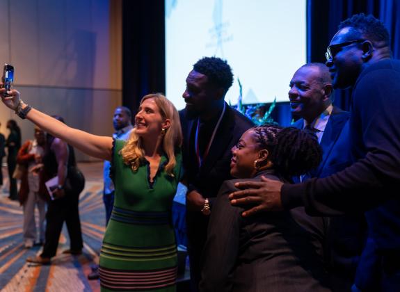 MSHOF attendees take photos with Tony Allen, ZBO and Lionel Hollins of NBA Grizzlies
