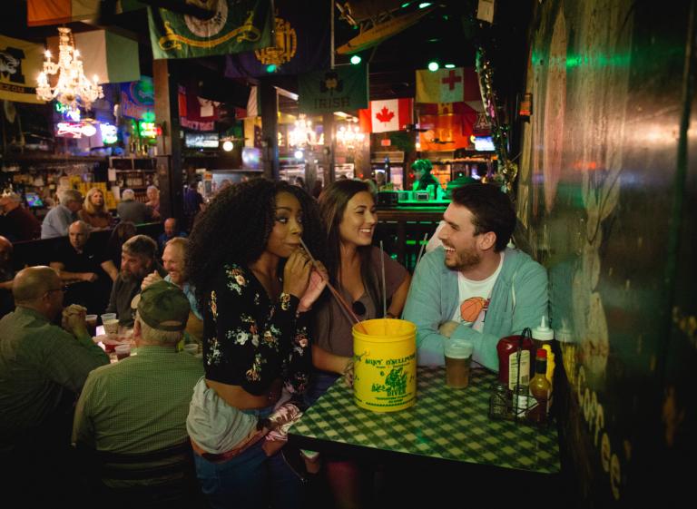 Silky O'Sullivan's On Beale Diver Photo 3