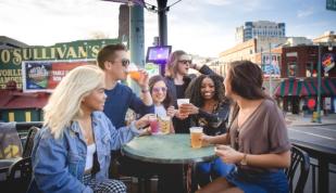 Sunset drinks on Alfred's Patio on Beale Street